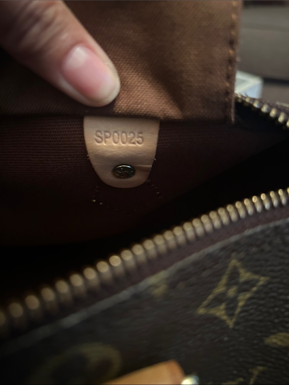 Louis Vuitton Monogram Speedy 25 bag - Picture 13 of 17